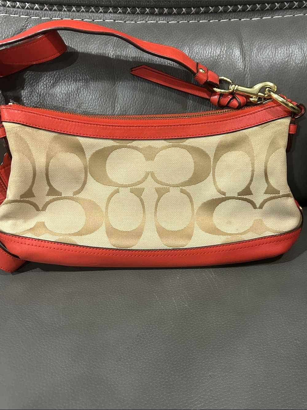Coach Signature Hobo crossbody bag GUC - Picture 9 of 16